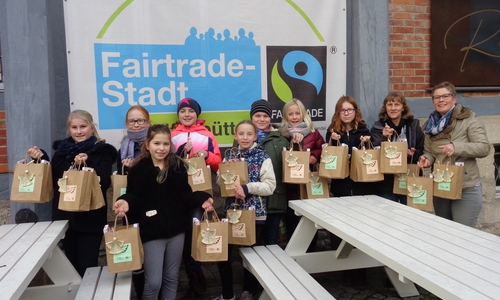 Ergebnisse der Arbeit der Fairtradler. Foto: Schule
