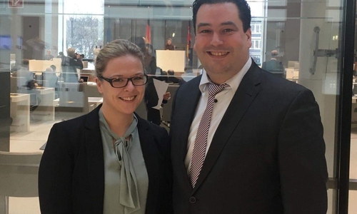 Alena Lilje und Tobias Heilmann im Niedersächsischen Landtag. Foto: Privat