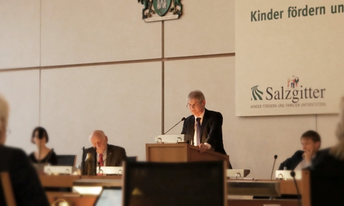 Oberbürgermeister Frank Klingebiel hält Antrag für einen Missbilligungsantrag. Archivfoto: Alexander Panknin