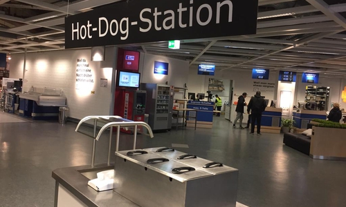 Hot-Dogs dürfen derzeit nur zum Mitnehmen angeboten werden. Symbolbild.