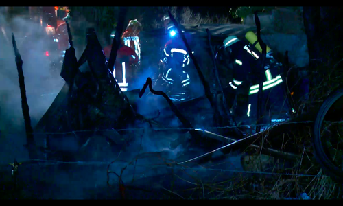 In Oelerse stand am frühen Morgen ein umgebauter Bauwagen in Flammen, Foto/Video: aktuell24/sk.