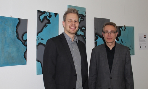 Martin und Werner Bothe stellen ihre Bilder in der Landkreisverwaltung aus. Foto: Jan Borner