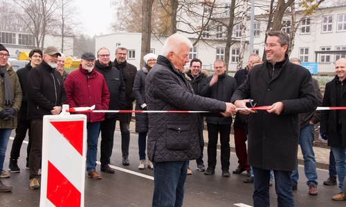 Die Straße „Im Fliegerhorst“ verbindet nun das gesamte Fliegerhorstgebiet, welches ursprünglich in die 3 Bebauungspläne West, Mitte und Ost geteilt war. Foto: Projekt- und Baubetreuungs-GmbH 