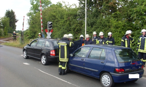 Die Feuerwehr Groß Stöckheim im Einsatz am Unfallort. Foto: Privat.