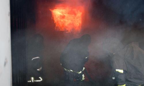 Unter Realbedingungen konnten die Meinerser Atemschutzgeräteträger diverse Einsatzsituationen simulieren. Fotos: Carsten Schaffhauser, Samtgemeindepressesprecher