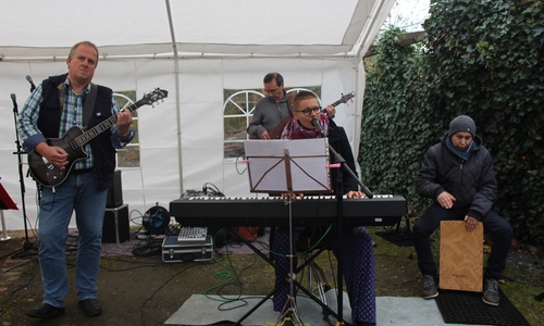 Die Interessengemeinschaft Stöckheim/Leiferde lud zum Bürgerfest mit Open Air Konzert ein. Fotos: Marian Hackert