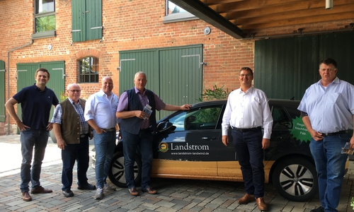 Von links: Markus Eimecke, Wolfgang Gürtler, MIT Chef Holger Bormann, MdL Frank Oesterhelweg, Alexander Heidebroek und Wolfgang Ulrich. Foto: MIT