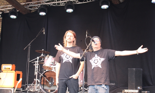  Organisatoren Ingo Schnackenbeck und Sven Brandes eröffnen das Festival.