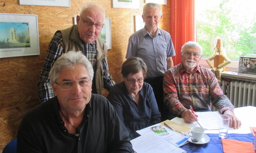 Herbert Theissen und Dieter Lorenz mit weiteren CDA Mitgliedern bei einer Vorbesprechung. Foto: privat