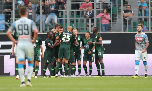Das sah schon ganz gut aus. Der VfL jubelte dreifach gegen Neapel. Fotos: Agentur Hübner