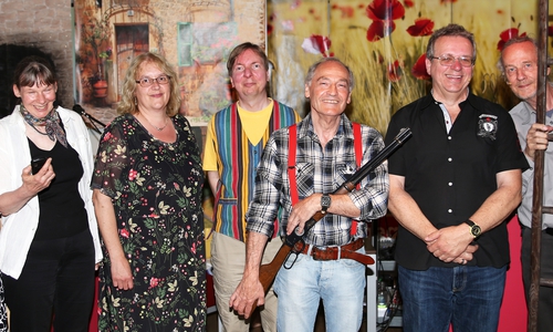Von links: Regina Hillar, Eva Ehmke, Sabine Renken, Volker Wendt, Henning Jordan, Uwe Brackmann, Dieter Vonau. Foto: Wortmaler