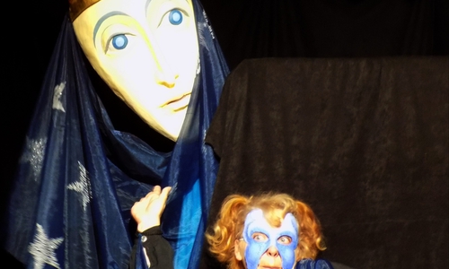 Das Holzbanktheater zeigt "Shakespeare für Anfänger". Foto: Gemeinde Lehre