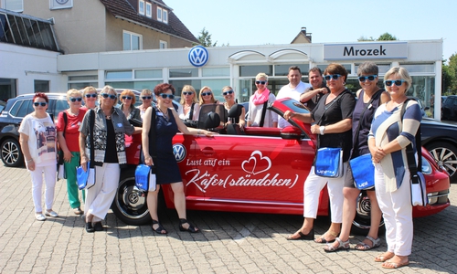 Am Samstag brachen die Unternehmerfrauen im Handwerk zu ihrer zweiten Autorallye. Treffpunkt der 18 Frauen war wie schon vor zwei Jahren das Autohaus Mrozek in Schladen. Fotos: Anke Donner 