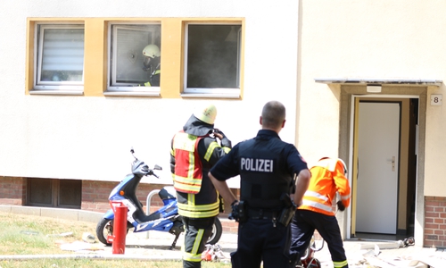 Die Einsatzkräfte an der Ravensberger Straße. Foto: Werner Heise