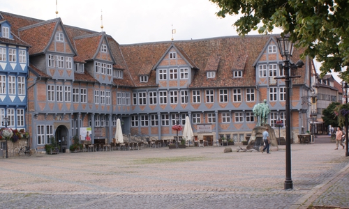 Stadtmarkt und Rathaus Wolfenbüttel (Foto: Archiv)