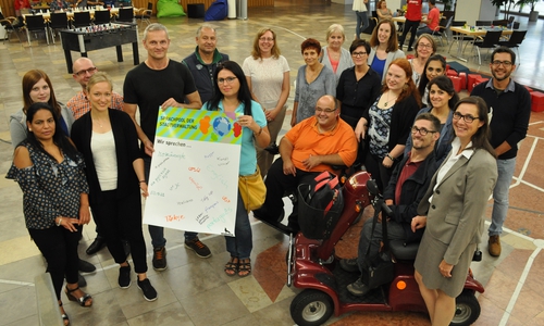 Die Mitgieder des "Sprachpools" wollen gemeinsam alltägliche Sprachbarrieren überwinden. Foto: Stadt Wolfsburg