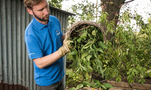 Kompost im Garten ist die bessere Alternative. Foto: NABU/ Sebastian Hennigs