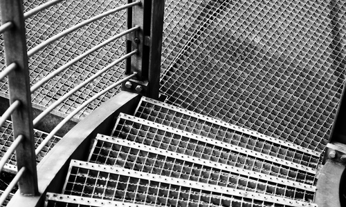 Eine Außentreppe muss her, damit die Tribüne der Turnhalle in Knesebeck wieder genutzt werden kann. Symbolbild: pixabay