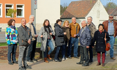 Die Mitglieder der SPD-Ratsfraktion unternahmen einen gemeinsamen Rundgang durch Offleben. Foto: SPD