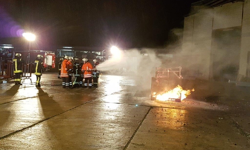 Die Feuerwehr Sickte übte auf dem Gelände der Firma Steffen. Fotos: Feuerwehr Sickte