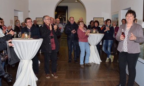 Bürgermeisterin Almut Broihan erzählt den Teilnehmern der Informationsreise aus Gschwend, was Goslar ausmacht. Foto: Stadt Goslar