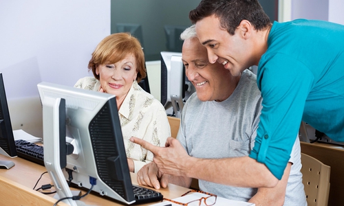 Souverän zu präsentieren oder eine Sitzung zu leiten, kann genauso erlernt werden wie der Umgang mit bislang unbekannter Software. Foto: „Dreamstime“