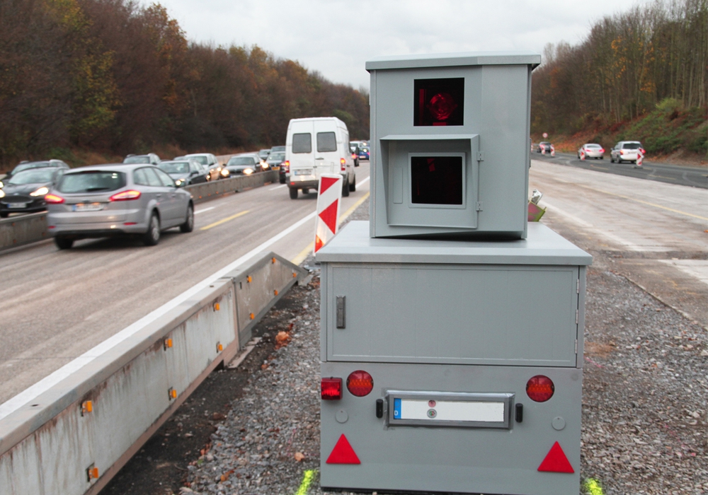 Neue Technik erlaubt 24-stündige Geschwindigkeitsüberwachung / Messungen erfolgen in beide Fahrtrichtungen. Foto: Jenoptik 