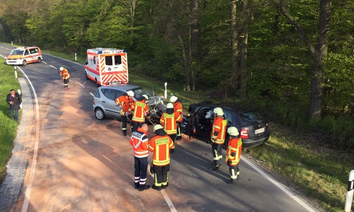 Am Mittwochmorgen kam es zu einem Verkehrsunfall mit zwei Schwerverletzten. Fotos/Video: Anke Donner
