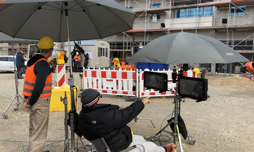 Und Action! Die Dreharbeiten fanden bei laufendem Baustellenverkehr statt. Foto: Volkswagen Immobilien GmbH