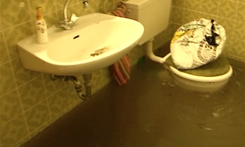 Selbst aus der Toilette schoss das Wasser hervor. Foto: aktuell24(MD)