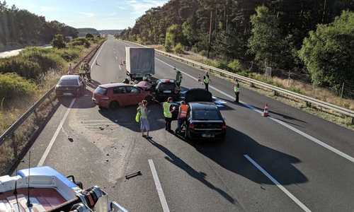 Fünf Fahrzeuge waren am ersten Unfall beteiligt. Fotos: Feuerwehr Helmstedt