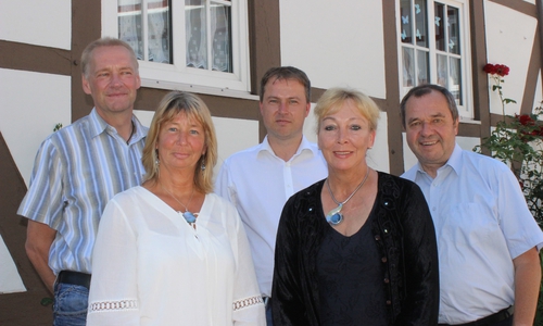 Roger Röttger, Martina Knackstedt, Peter Falkenberg, Ute Hettwehr und Gerd-Ulrich Hartmann konnten die neuen Räume der Inobhutnahmestelle präsentieren. Fotos: Anke Donner