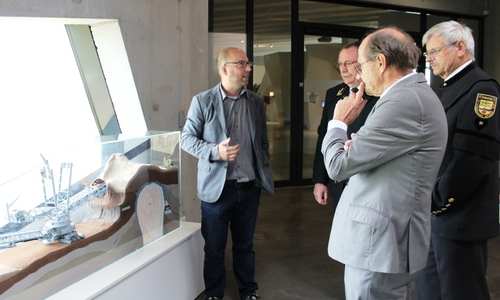 Am Eingang der Dauerausstellung im paläon veranschaulicht das Modell  die Entstehung und Funktionsweise eines Braunkohletagebaus. Foto: paläon