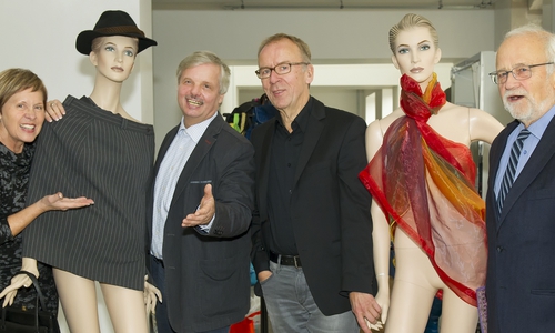  Von links: Barbara Schüler (Kulturreferentin), Andreas Pleyer, (Geschäftsführer), Hans Georg Ruhe (damals Aufsichtsrat), Reinhard Guischard (damals Aufsichtsrat).