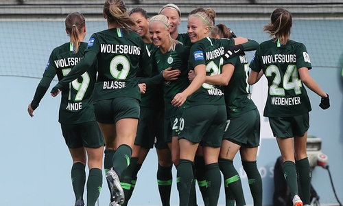 Wer kann ihnen das Wasser reichen? Die VfL-Frauen rocken die Liga. Fotos: Agentur Hübner, Text: Fabian Rampas