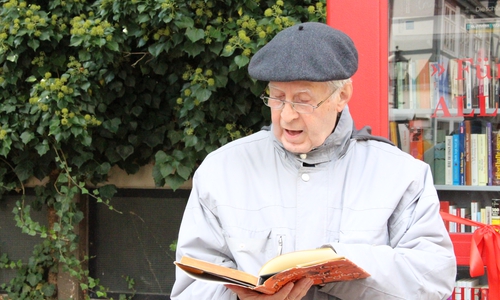 Dr. Kristlieb Adloff hält einen Vortrag. Symbolbild. Foto: Max Förster
