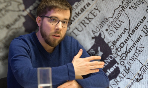 Victor Perli kritisiert Vorgehen der Türkei.
Fotos: DIE LINKE; pixabay
Collage: Alexander Panknin