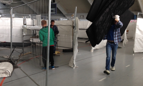 Die ehemaligen Bewohner packen mit an. Foto: Stadt Wolfsburg