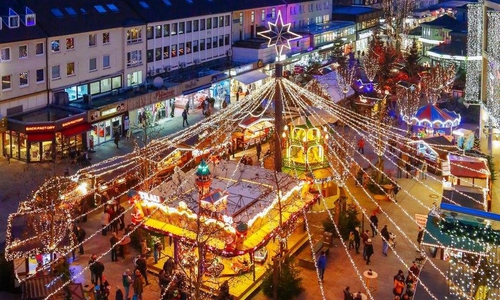 Im Rahmen der Tour kann man den Weihnachtsmarkt auch von oben bewundern. Foto: WMG/Janina Snatzke