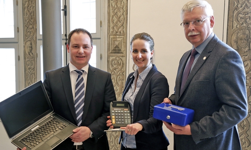 Vorstandsvorsitzender Beraternetzwerk Michael Schmitz, Wirtschaftsförderung Stadt Wolfenbüttel Sonja Schulz und Dietrich Behrens (v. li.). Foto: Stadt Wolfenbüttel