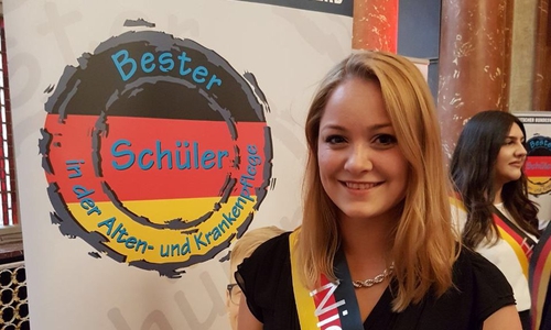 Laura Vosskötter war eine der zwei besten Auszubildenden aus Niedersachsen im Berufsfeld der Alten-, Gesundheits- und Krankenpflege, die beim Nationalen Initiative-Bundeswettbewerb „Bester Schüler in der Alten- und Krankenpflege 2017“ teilnahmen. Foto: Asklepios Harzkliniken