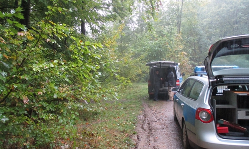 Der Kampfmittelbeseitigungsdienst der Zentralen Polizeidirektion Hannover sprengt die Panzergranate. Foto: Polizei Salzgitter