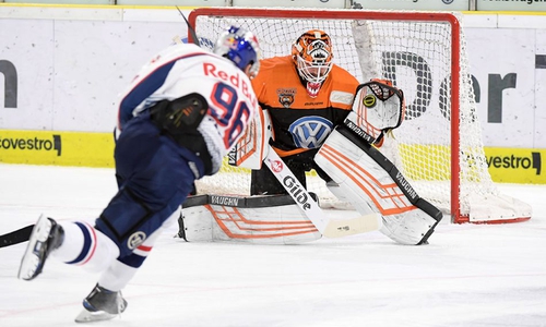 Jerry Kuhn hielt dem Ansturm im Tor eine halbe Stunde lang stand. Foto: Matthias Renner/City-Press GbR