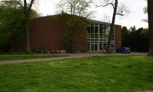 Der Gymnastikraum im Obergeschoss der Doppelturnhalle am Landeshuter Platz kann ab sofort nicht mehr für den Schul- und Vereinssport mit Kindern und Jugendlichen genutzt werden. Foto: Anke Donner