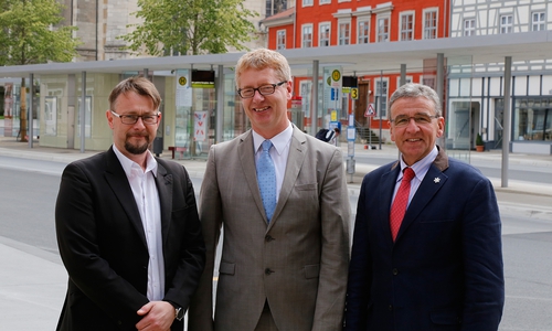Ab dem 1. Juli 2016 fahren die Busse der Kraftverkehrsgesellschaft mbH Braunschweig (KVG) und der weiteren Verkehrsunternehmen regulär alle Bussteige des Kornmarktes an. Fotos: Thorsten Raedelein