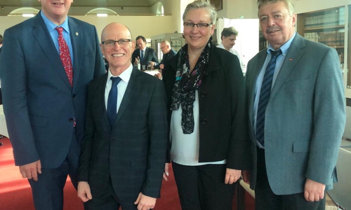 Hans Werner Schlichting mit der Wolfsburger Delegation um Ingolf Viereck, Iris Bothe und Günter Lach. Foto: Stadt Wolfsburg