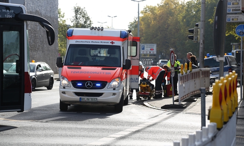 Der Mann wurde in ein Krankenhaus gebracht. Foto: 24-7Aktuel
