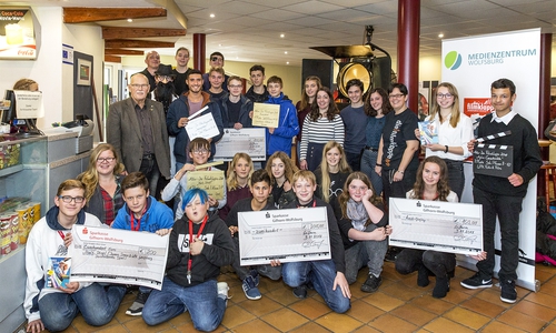 Die glücklichen Preisträgerinnen und Preisträger der Aller-Ise Filmklappe 2018. Foto: Stadt Wolfsburg.