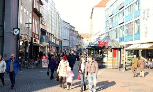 An insgesamt 52 verkaufsoffenen Sonntagen laden die Städte und Gemeinden unserer Region im Jahr 2018 zum Shoppen ein. Foto: Archiv
