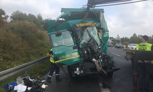 Ein LKW fuhr auf der A2 auf ein Stauende auf. Fotos: aktuell24/DC